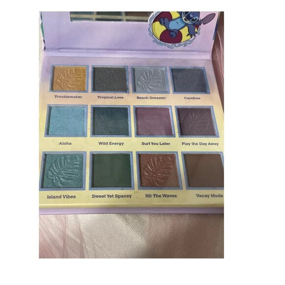 Disney's Stitch Eyeshadow Palette - Picture 2 of 3